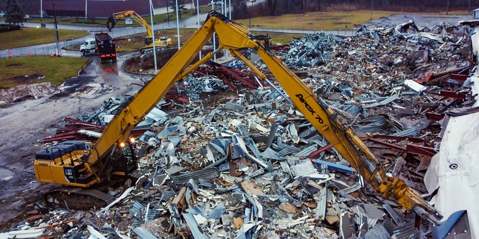 70ft-long-reach-demolition-excavator-blog-4.jpg